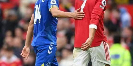 Leyu 体育网站-【夜读】路走宽了？​本泽马赛后“执意”和武磊换球衣！